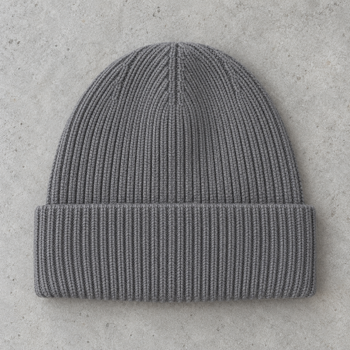 Tuque gris sur béton — vue avant, revers personnalisable