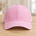 Casquette rose pâle — fine ligne blanche uniquement au bord avant de la visière