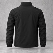 Manteau noir pour homme — vue arrière sur fond béton